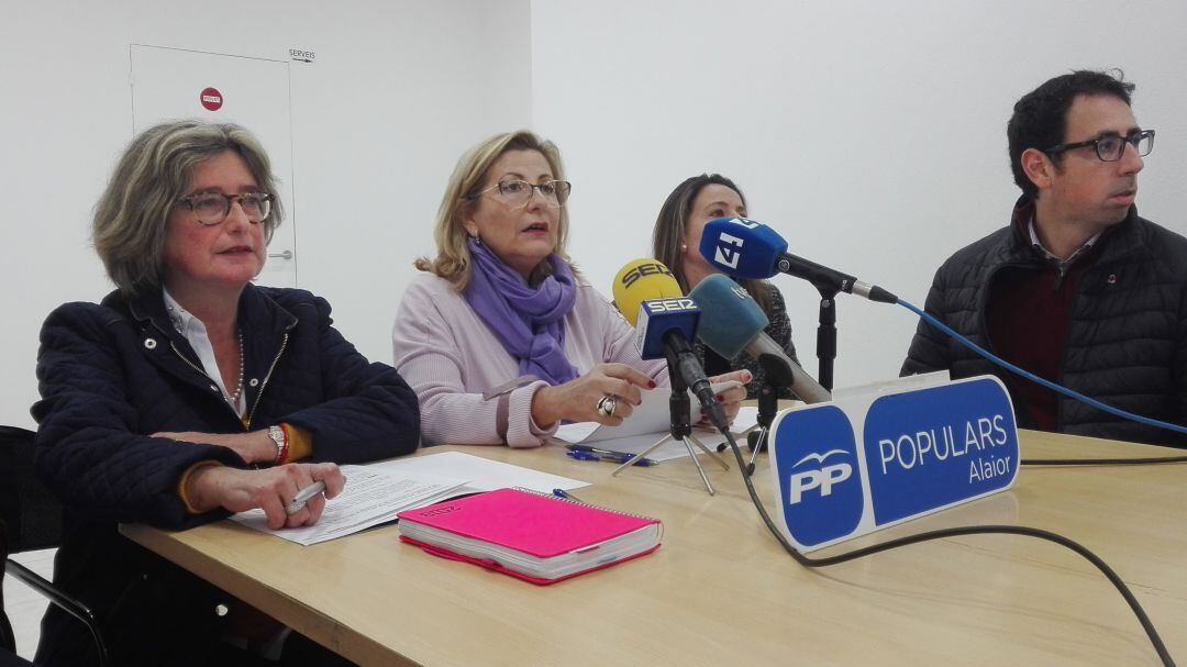 El PP rechaza cualquier autocrítica sobre la actuación del Gobierno Rajoy en la gestión de la rotura del cable eléctrico entre Mallorca y Menorca.