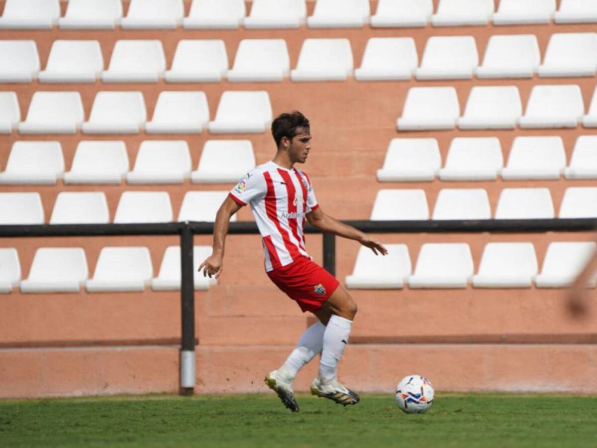 El Alcoyano consigue la cesión de Dani Albiar a última hora