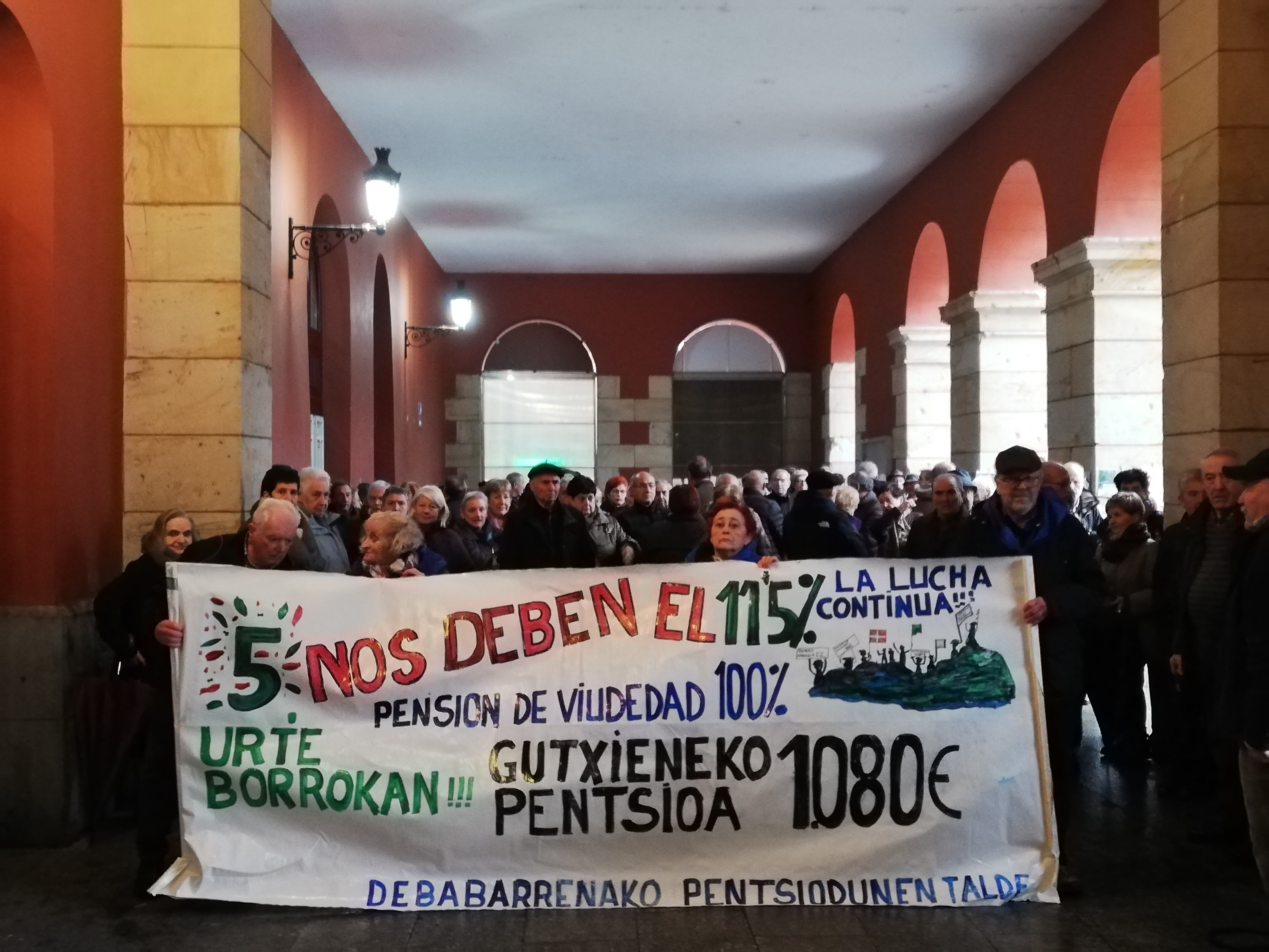 Los pensionistas lo han celebrado como todos los lunes en Unzaga