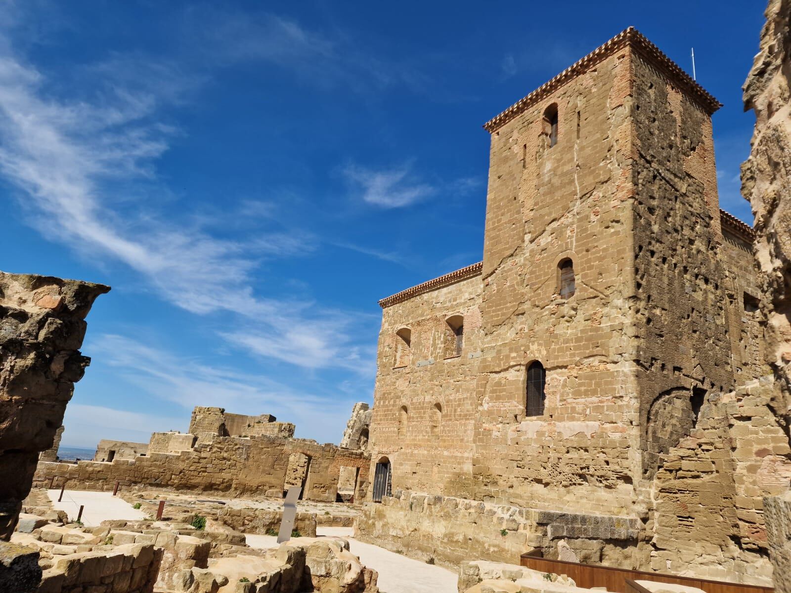 Castillo de Montearagón