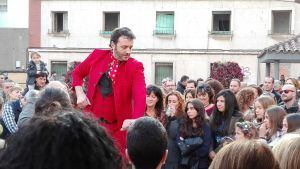 El bailaor Felipe de Algeciras en la terraza de su establecimento en la Plaza Baluarte en la tarde de la Nochebuena.