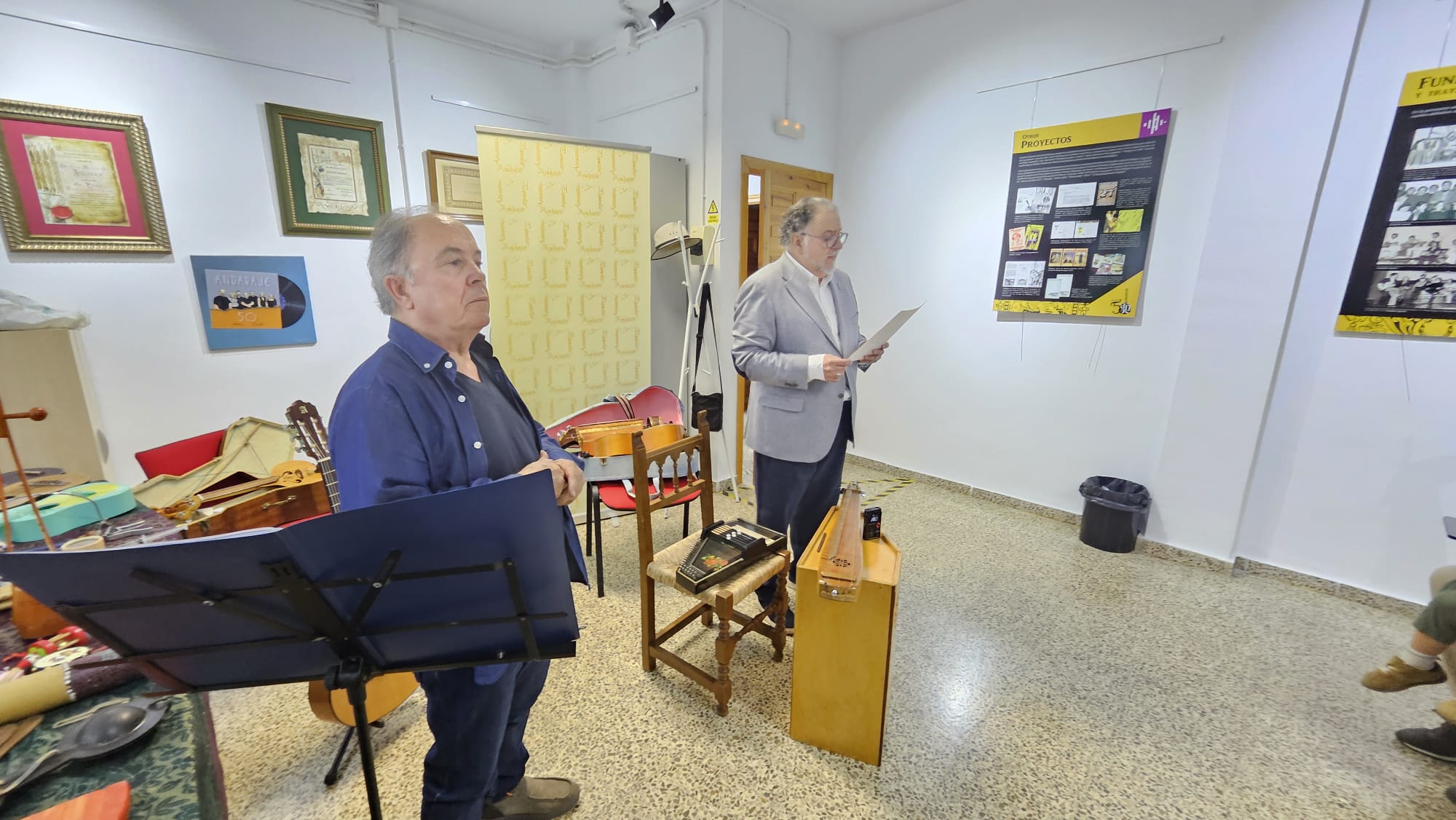 Momento de la presentación por Pepe Nieto.