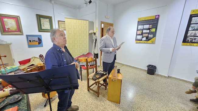 Momento de la presentación por Pepe Nieto.