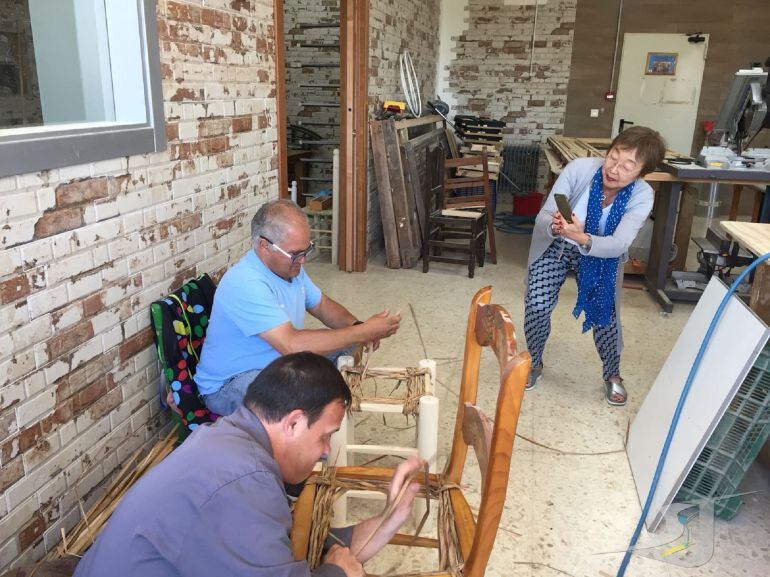 Visita de Hisa Okada, a los talleres del Centro Ocupacional Acci 