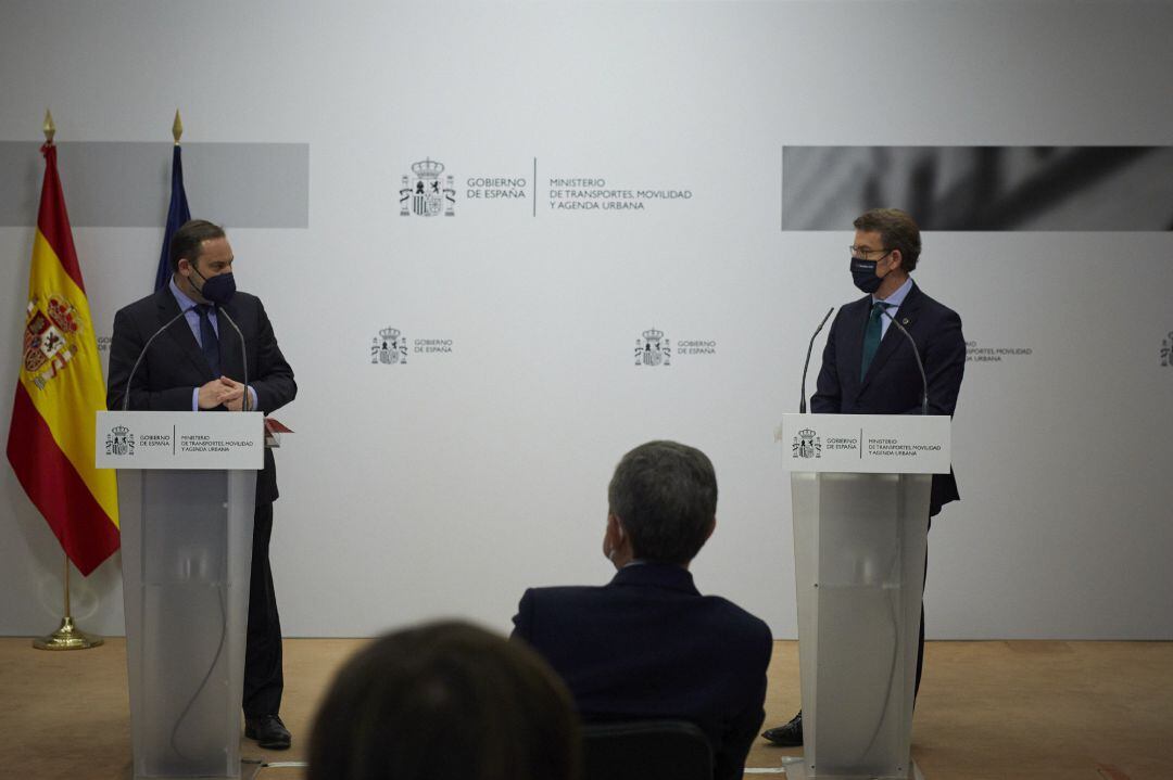 Ábalos y Feijóo, tras su reunión de este miércoles.