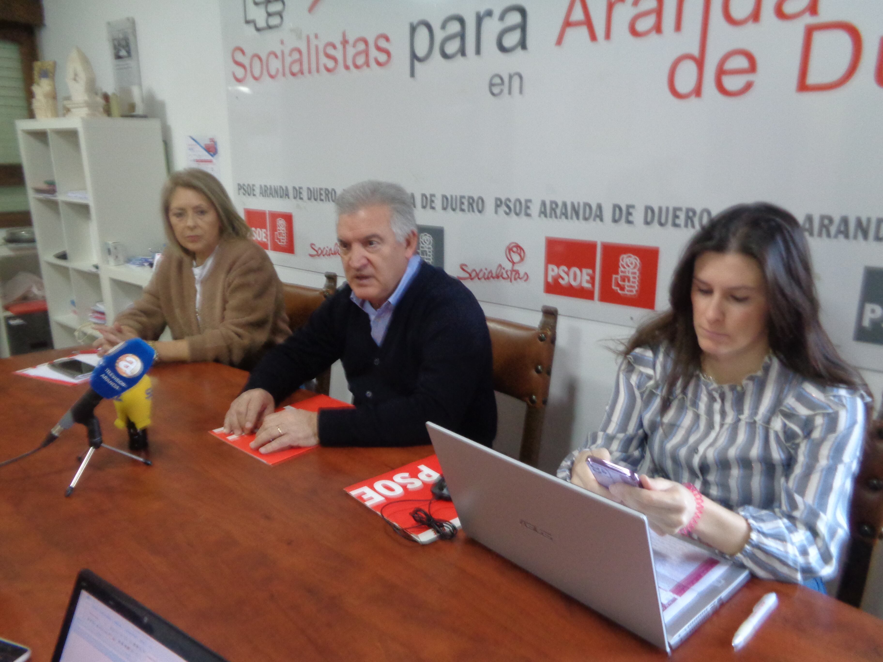 Laura Jorge (en primer término) con sus compañeros de grupo Ildefonso Sanz y Amparo Simón