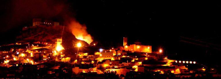 Imagen del incendio que afectó al castillo de Lorca en julio