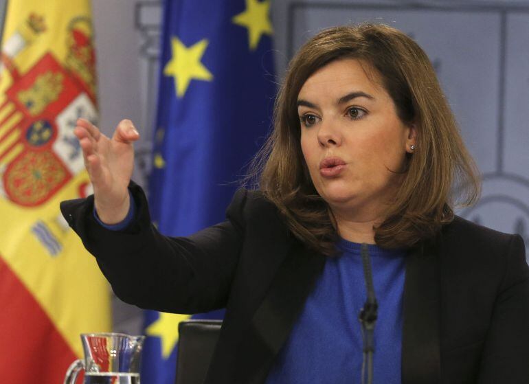 GRA205. MADRID, 06/02/2015.- La vicepresidenta del Gobierno, Soraya Saénz de Santamaría, durante la rueda de prensa que ha ofrecido hoy posterior al Consejo de Ministros. EFE/Ballesteros