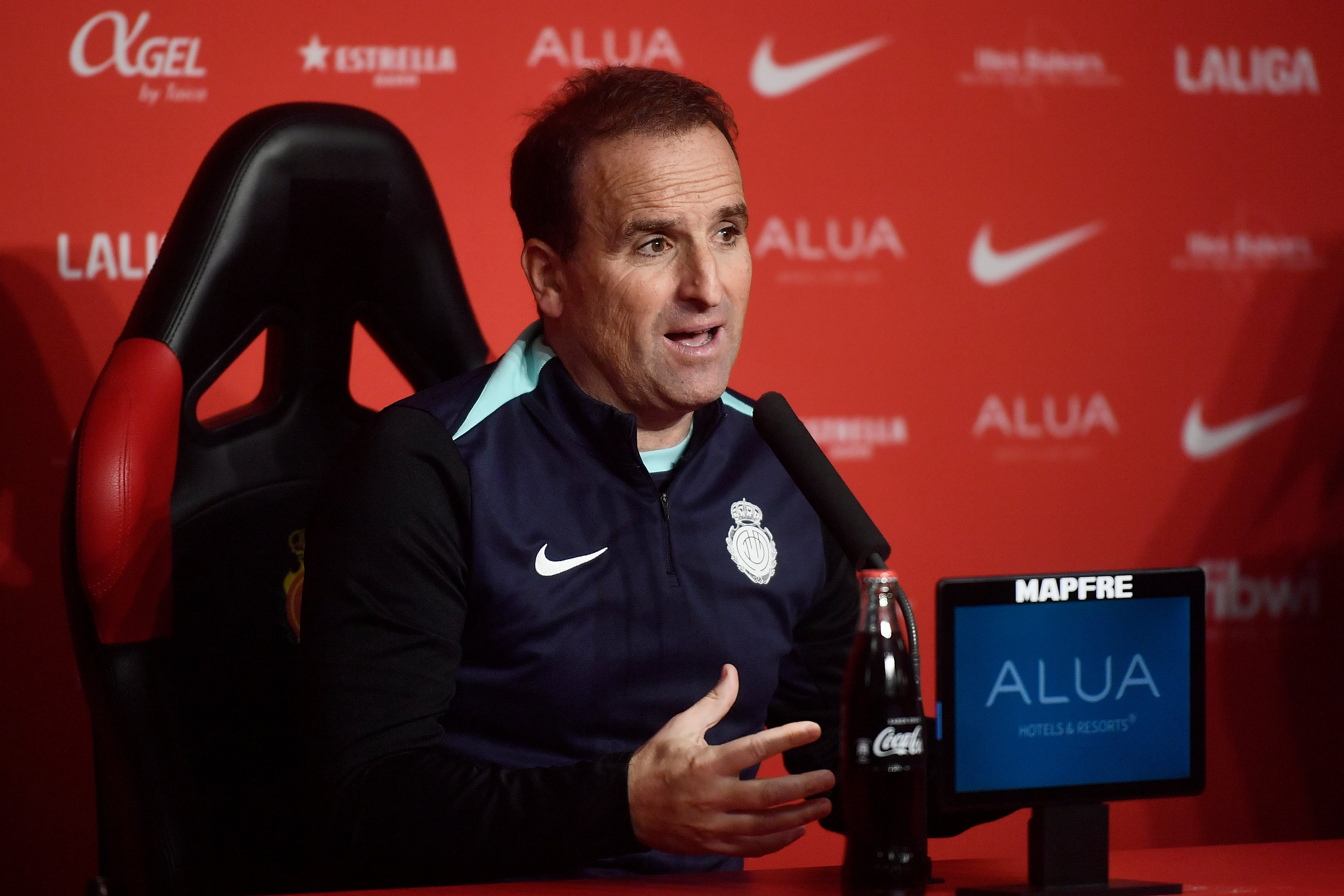 PALMA DE MALLORCA, 09/02/2025.- El entrenador del RCD Mallorca, Jagoba Arrasate, durante la rueda de prensa previa a su partido de LaLiga ante el Osasuna, este domingo. EFE/ Miquel A. Borràs
