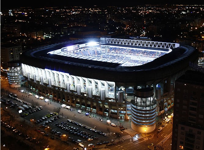 Vista exterior del Estadio Santiago Bernabéu