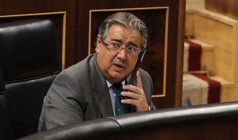 El ministro del Interior, Juan Ignacio Zoido, durante el pleno del Congreso de los Diputados