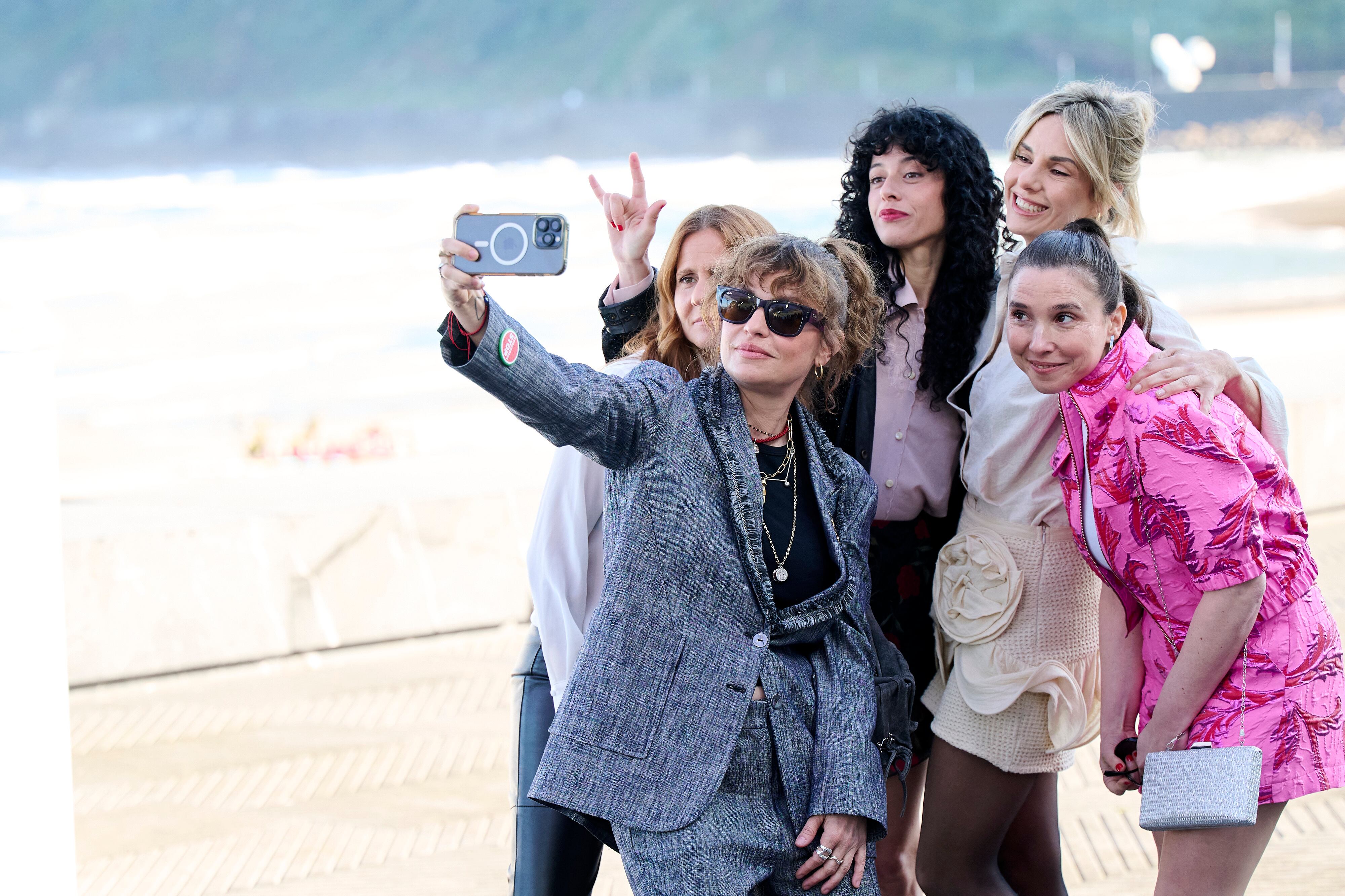 Dolores Fonzi, Leticia Cristi, Camila Plaate, Julieta Cardinali y Laura Paredes presentan 'Belén' en el Festival de San Sebastián (Photo by Carlos Alvarez/Getty Images)