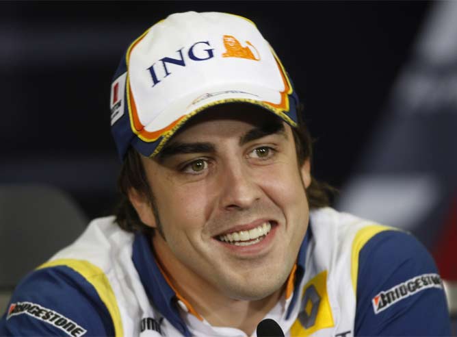 El piloto asturiano Fernando Alonso, durante una rueda de prensa