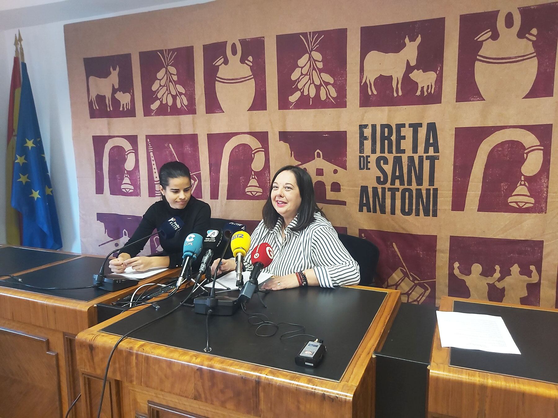 Aida Martínez y Xelo Cascant, durante la rueda de prensa de presentación de las actividades