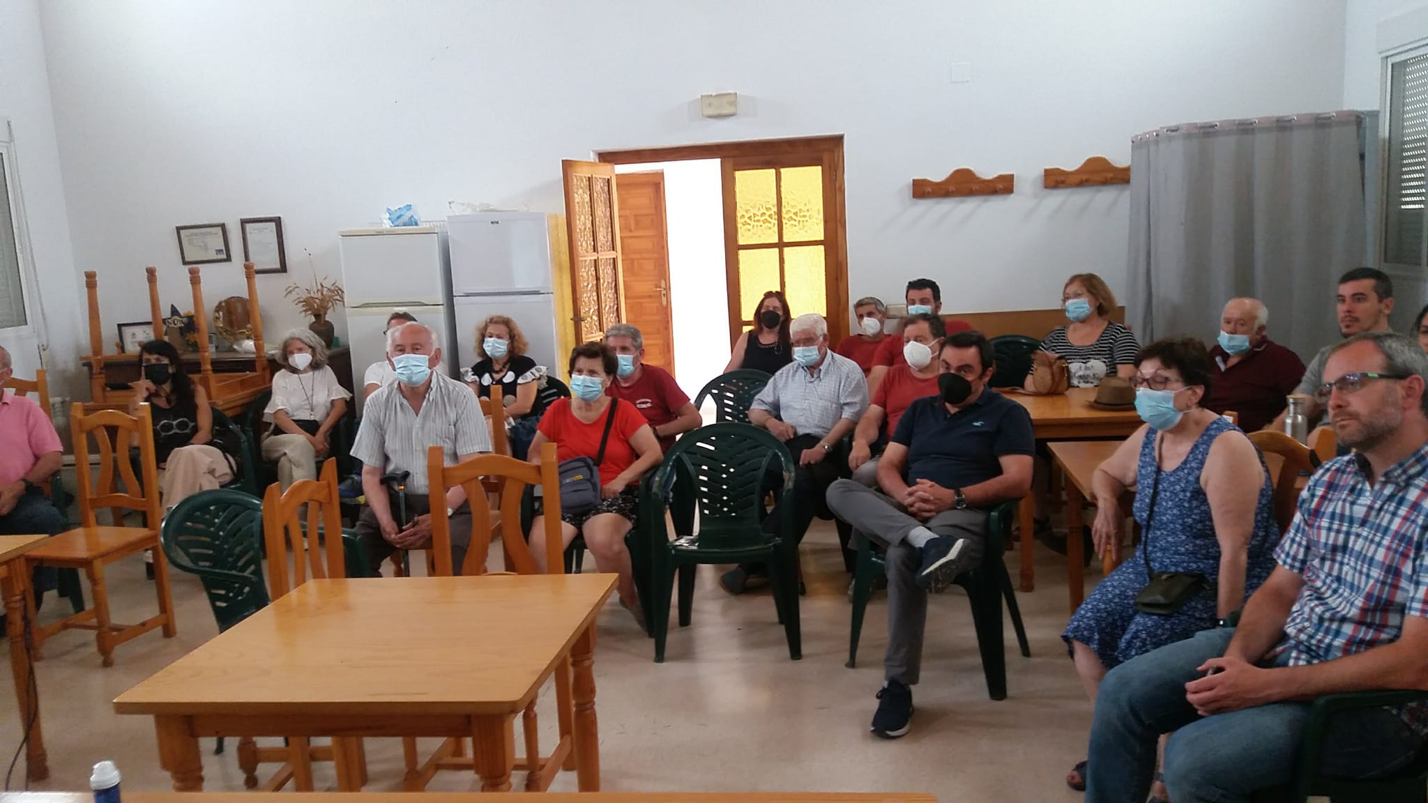 Asistentes a la reunión en Alconchel de la Estrella