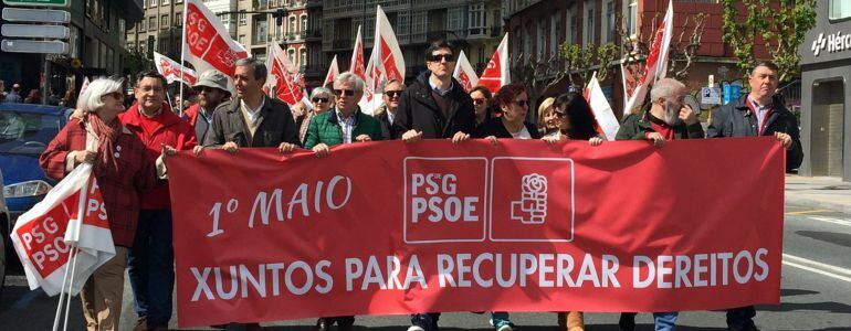 Miembros de la dirección de la Agrupación Socialista Coruñesa en la celebración del Primero de Mayo