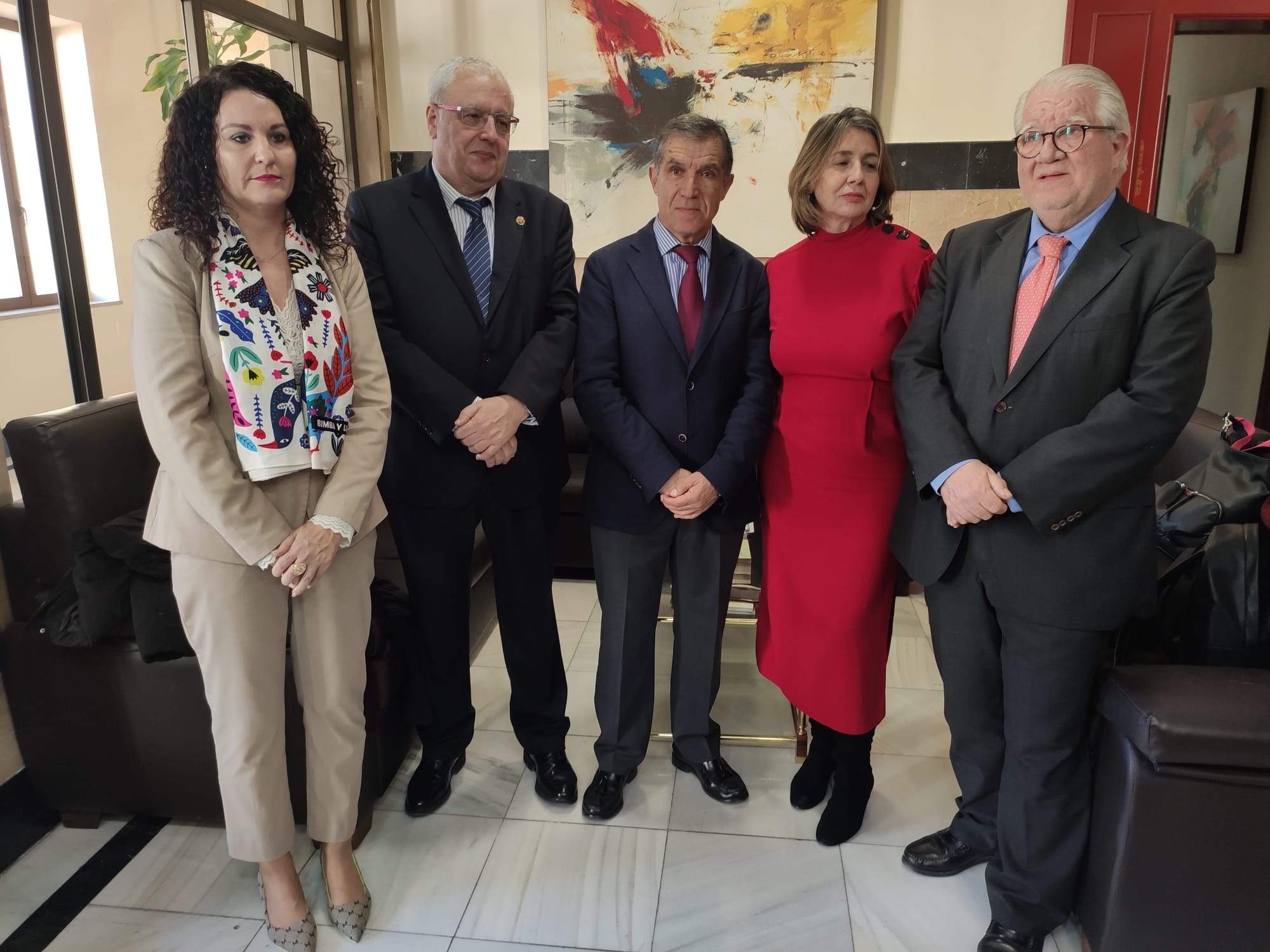 El presidente del TSJA, Lorenzo del Río (en el centro), junto a otras personalidades de los Juzgados de Jaén antes de una reunión