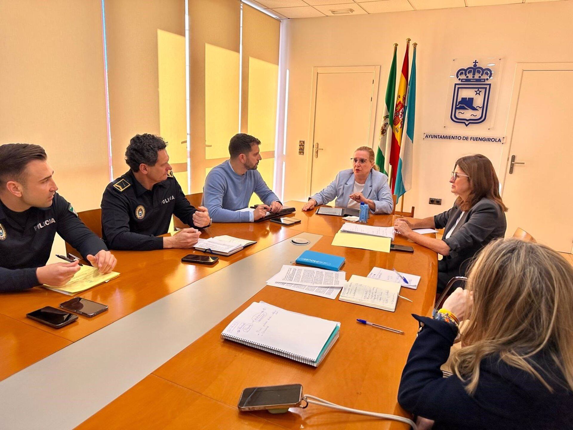 Reunión del equipo de trabajo que revisa los mecanismos de control para reforzar la seguridad vial en el Paseo Marítimo