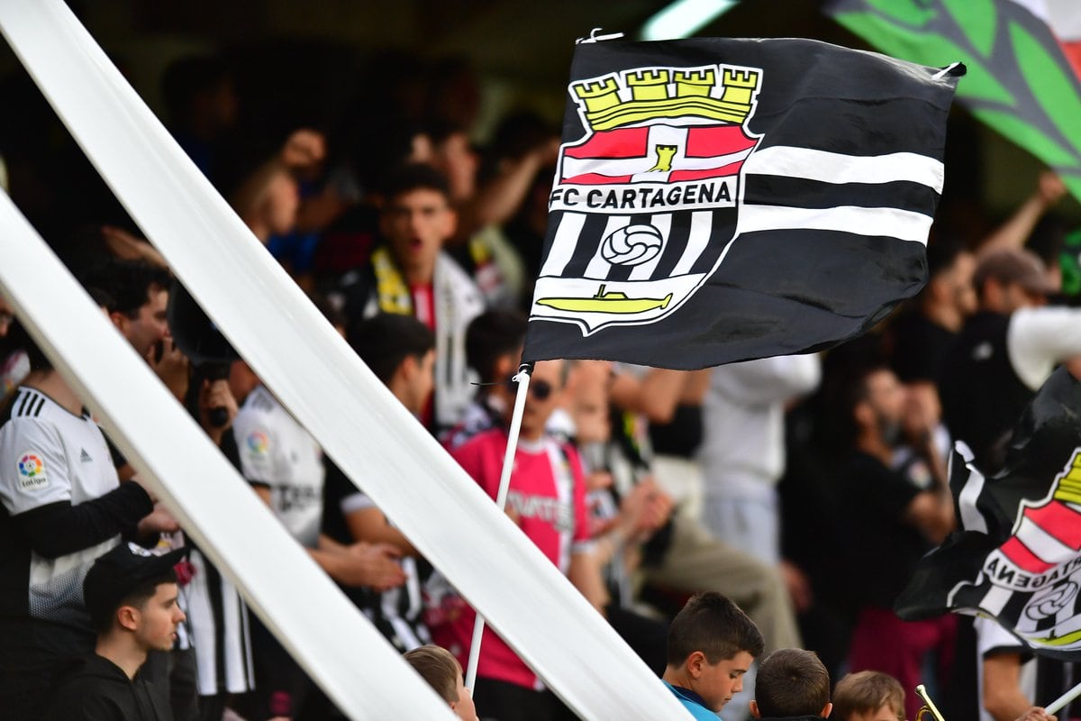 Afición del FC Cartagena en el último partido en el Cartagonova