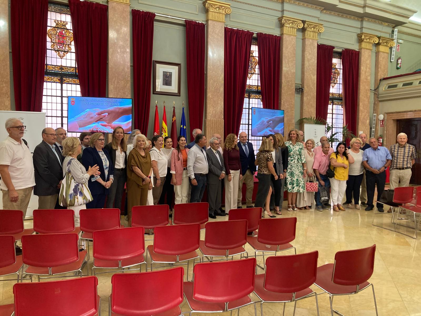 Acto homenaje a mayores de Murcia