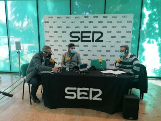 Héctor Sánchez, productor creativo de Proactiv, empresa encargada del espectáculo, ha pasado este viernes por los micrófonos de "Hoy por Hoy. Locos por Valencia", que se ha grabado en los Jardines de Viveros.