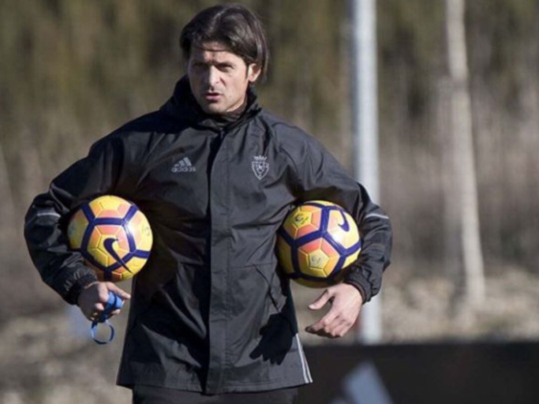 Peter Vasiljevic, en su etapa como entrenador de Osasuna