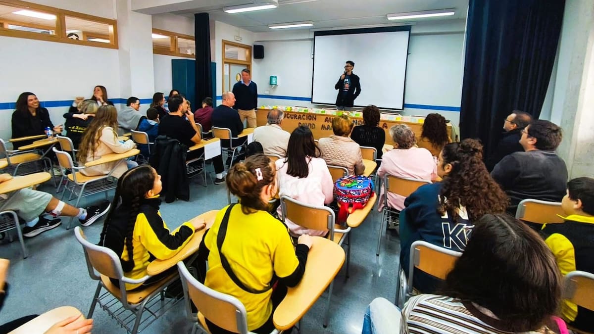 El IES Vinalopó de Novelda inaugura el aula UECO "Novella" para reforzar la educación inclusiva