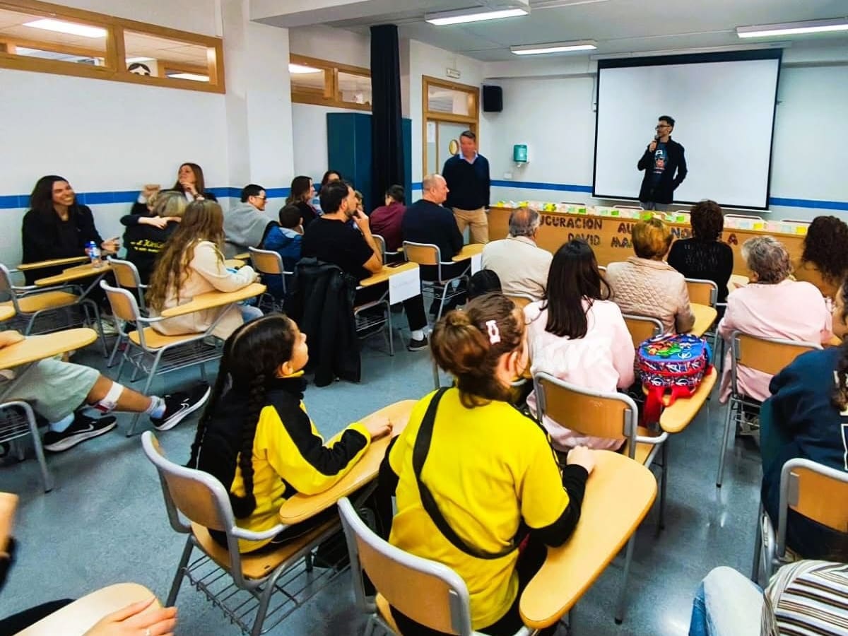 El IES Vinalopó de Novelda inaugura el aula UECO "Novella" para reforzar la educación inclusiva