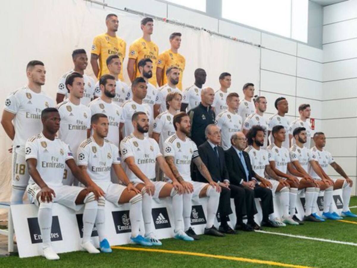 Absoluta seriedad en la foto oficial de temporada del Real Madrid
