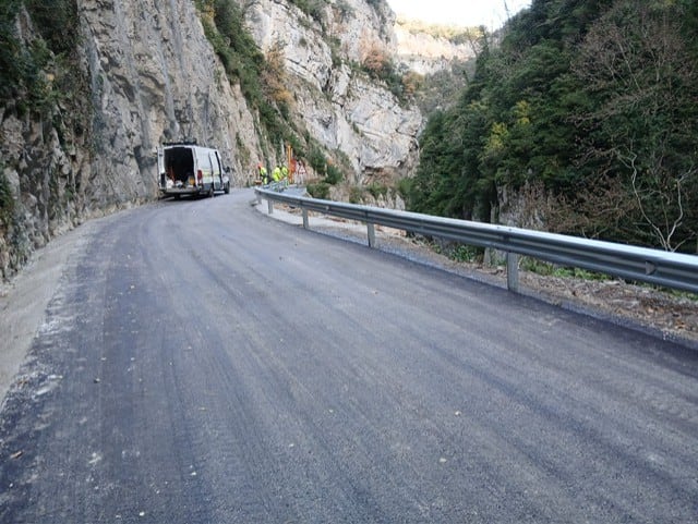 Carretera A-1602 entre Ansó y Berdún