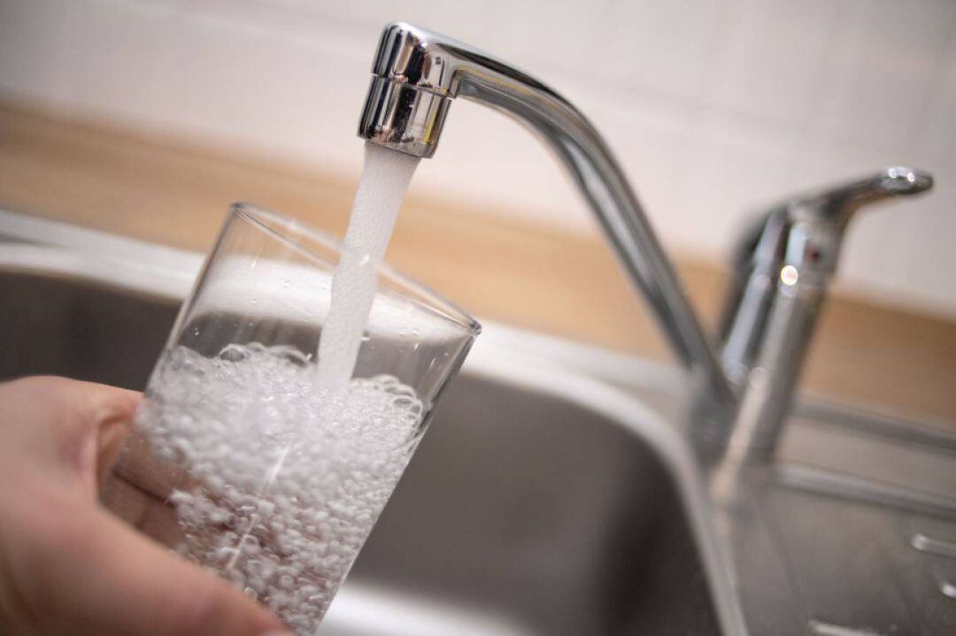 Los aplausos en los balcones hacen caer el consumo de agua en València