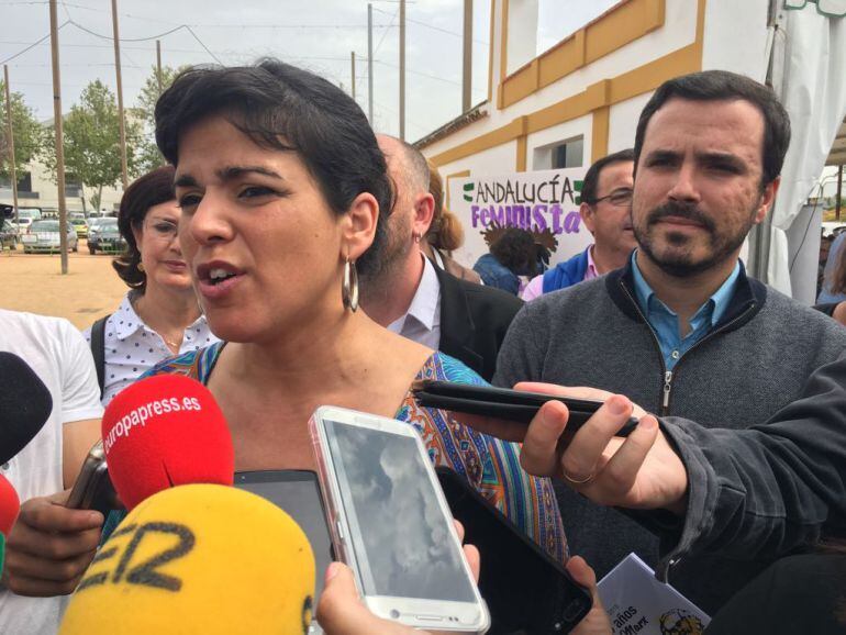 Teresa Rodríguez y Alberto Garzón en la fiesta del PCA de Córdoba