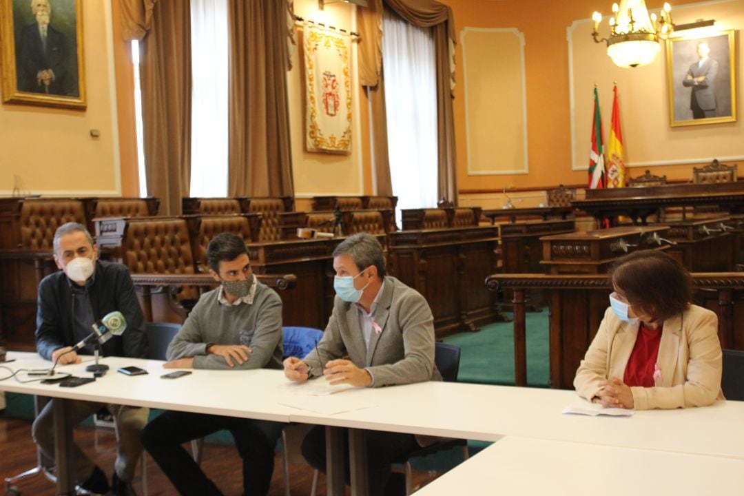 Presentación en rueda de prensa del ganador de la I Beca Iñigo Muguruza. 