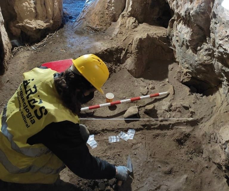 Trabajos arqueológicos en la cueva de la Mora de Huerta del Marquesado (Cuenca).