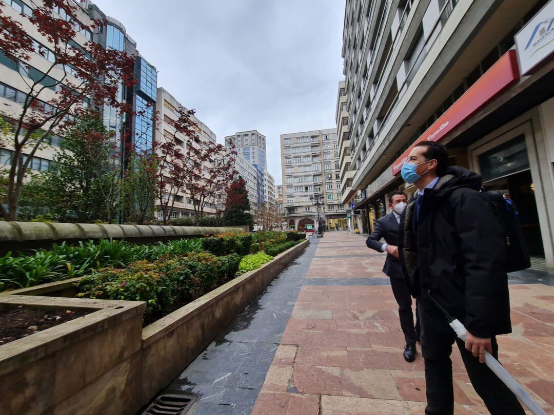 Visita del alcalde de Elda a Oviedo 