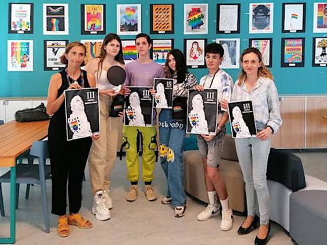 Momento de la entrega de premios, Rafael López, segundo por la izquierda, con otros participantes, concejala y directora