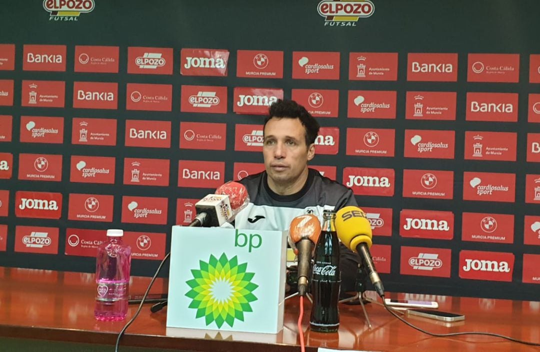 Giustozzi en la rueda de prensa previa a la jornada