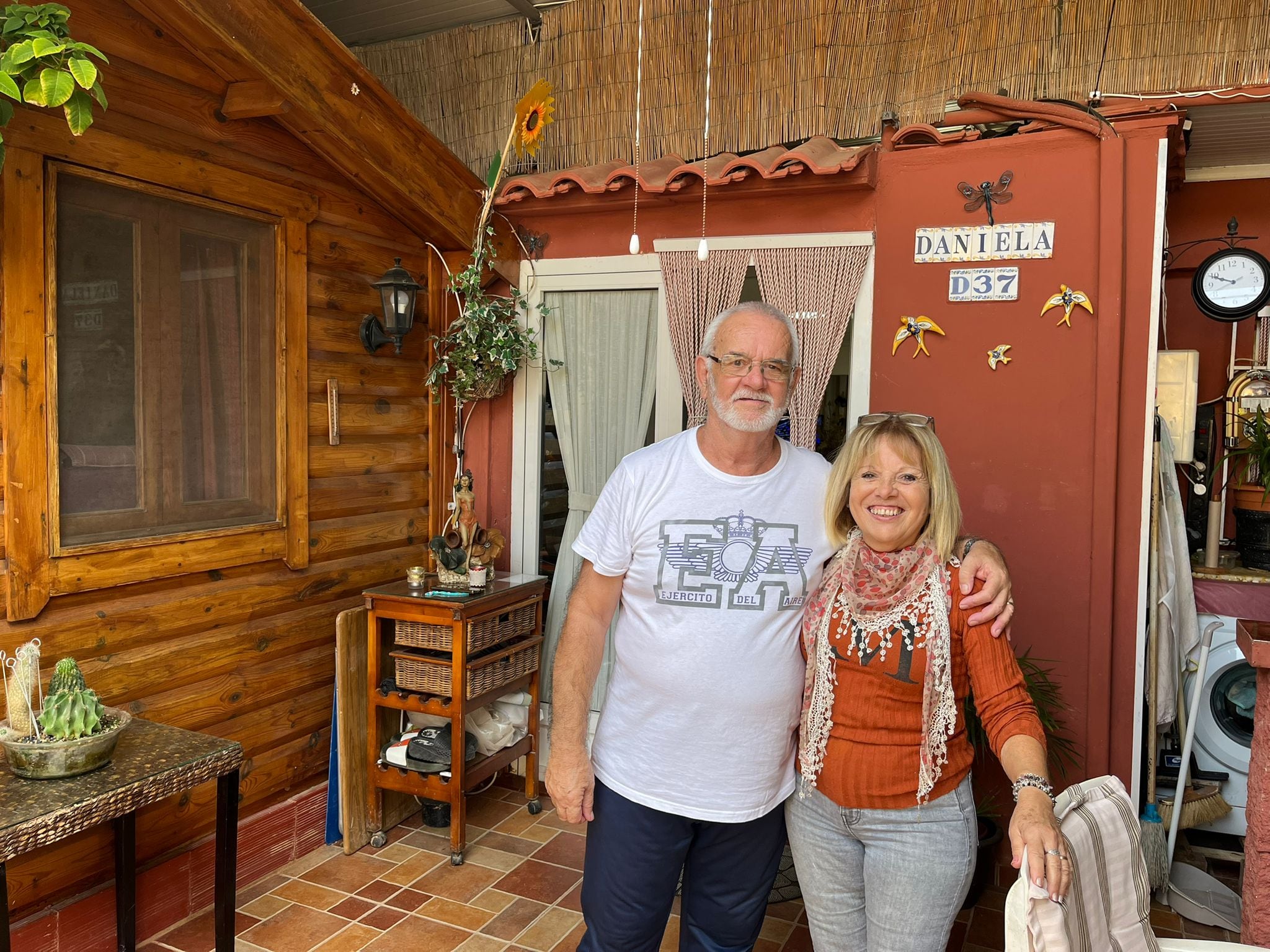 María y Pepe, testigos de la DANA y guardianes de una vida tranquila en Villas Caravaning