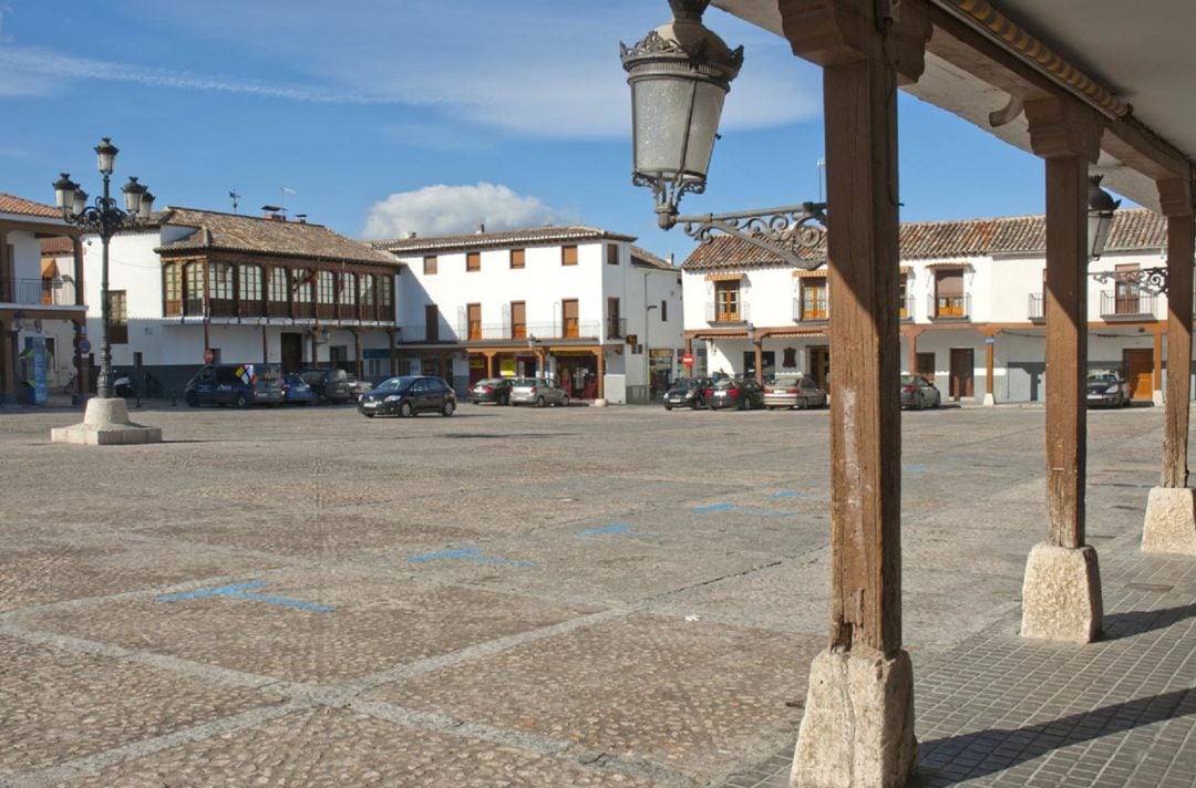 La histórica plaza porticada de Valdemoro es una de las visitas que recomienda la Comunidad de Madrid