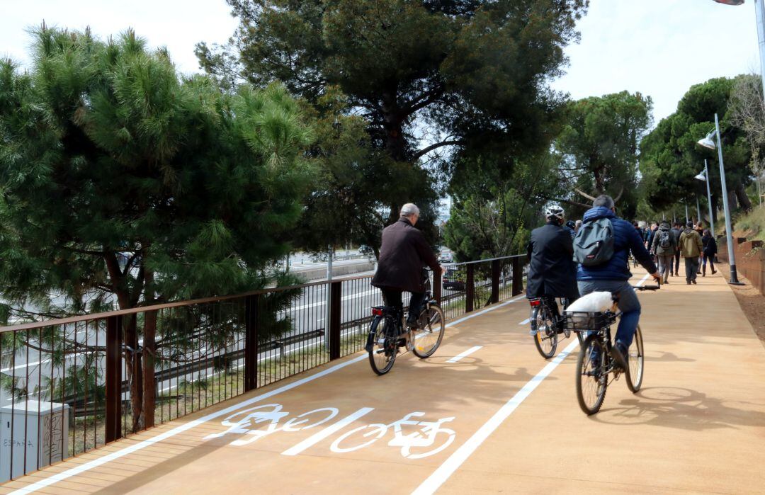 Carril bici que comunica Esplugues de Llobregat amb Barcelona