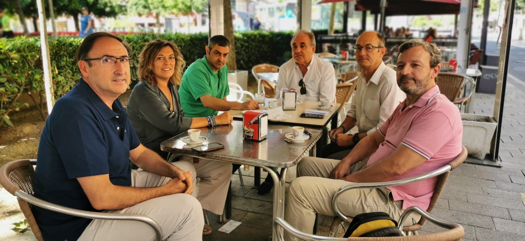 Reunión de candidatos del PP de Palencia con representantes del sector del transporte por carretera