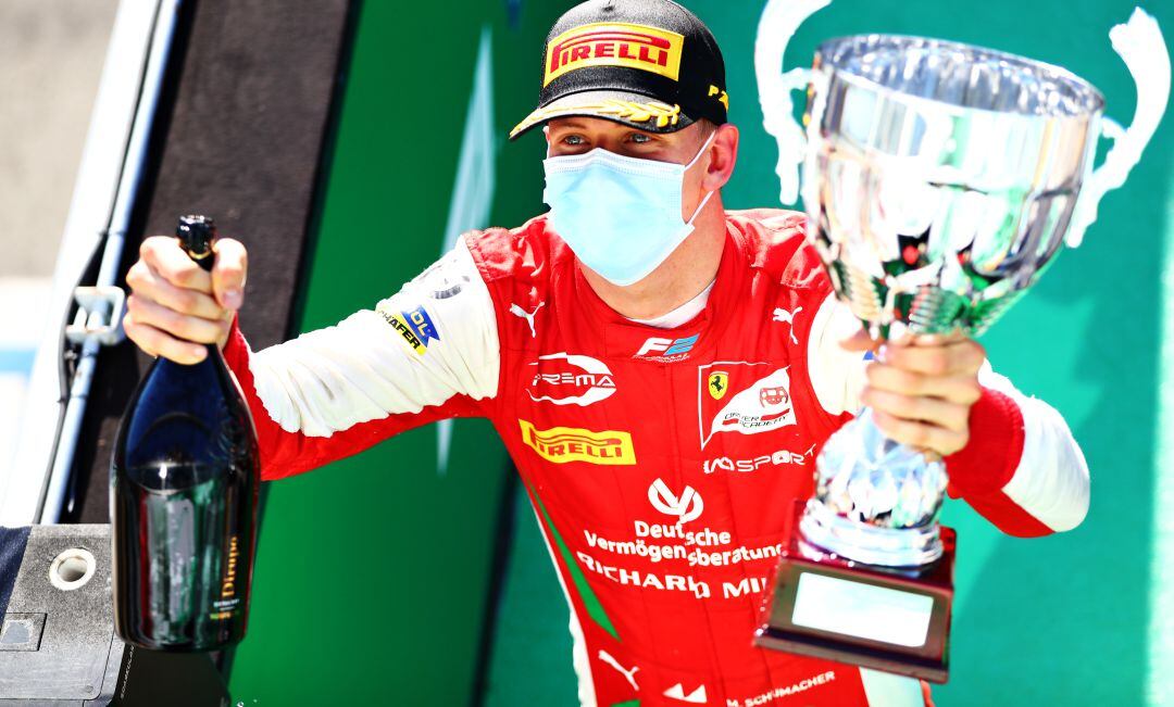 Mick Shumacher debutará en la F1 como piloto oficial con Haas.