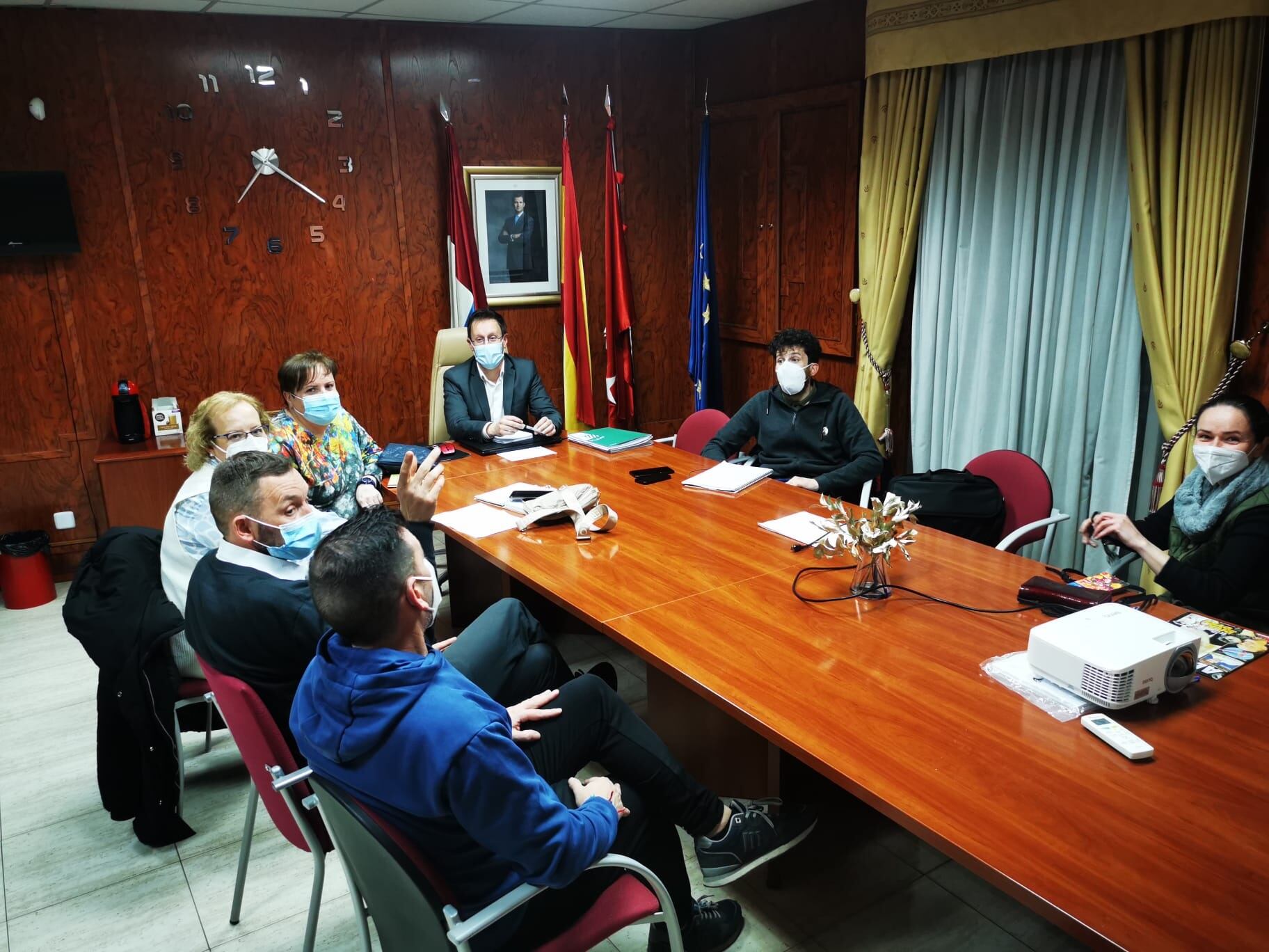 Reunión del gobierno local de Algete con los representantes de la comunidad ucraniana