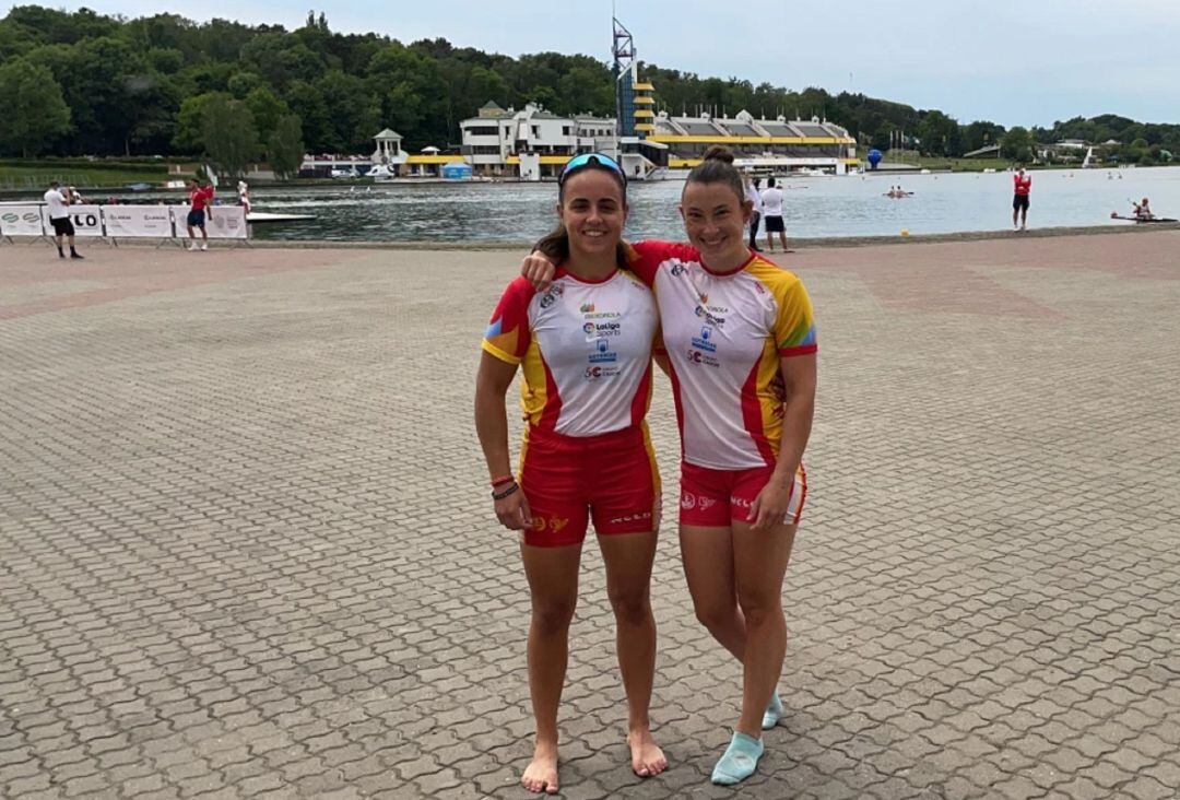 Mirella Vázquez (a la derecha) junto a Teresa Tirado