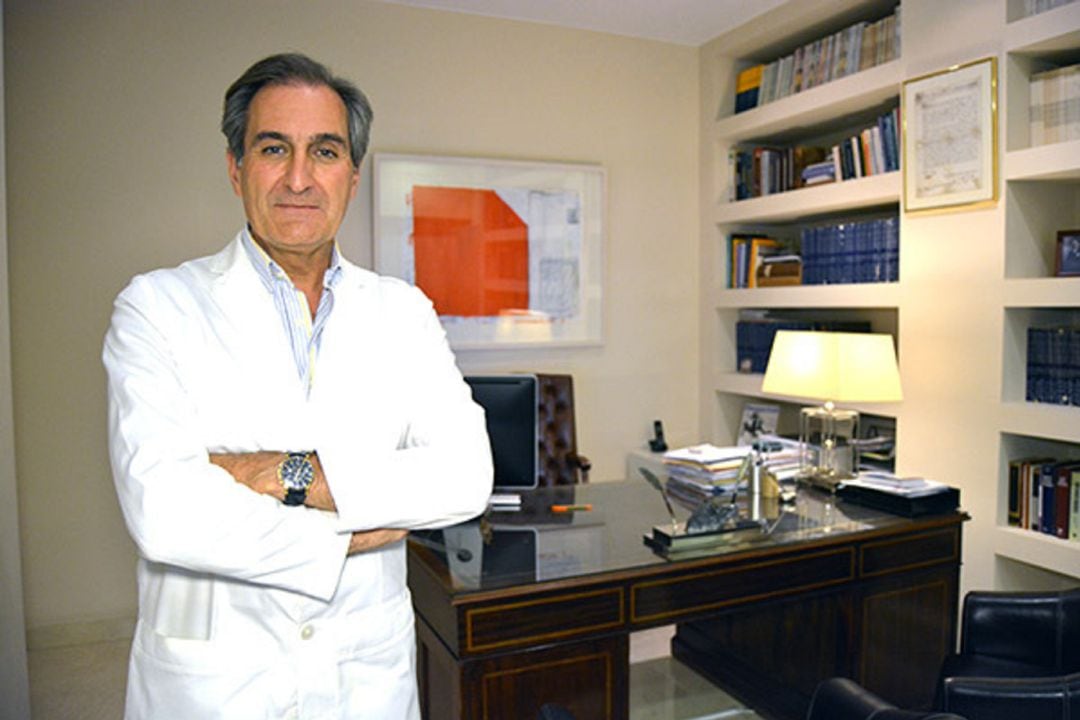 Catedrático de Dermatología, Jefe de Servicio & Director de la Unidad de Gestión Clínica de Dermatología del Hospital Universitario Virgen del Rocio de Sevilla y Director del Departamento de Medicina de Universidad de Sevilla