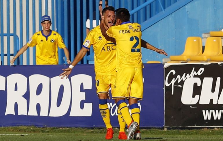 Celebración tras marcar el AD Alcorcón el gol de la victoria