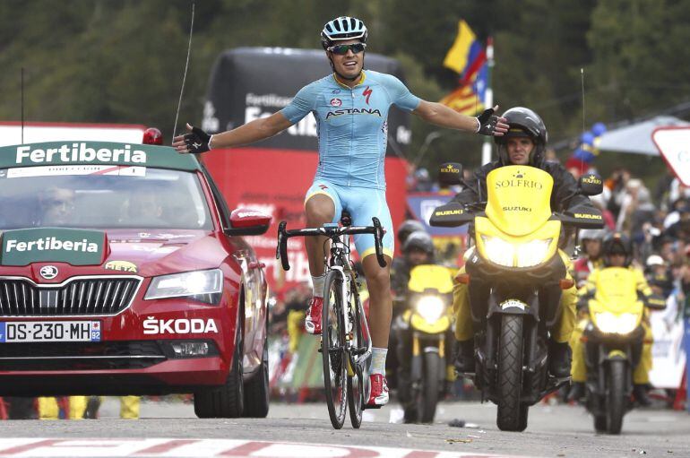 Mikel Landa celebra su victoria en la 11ª etapa