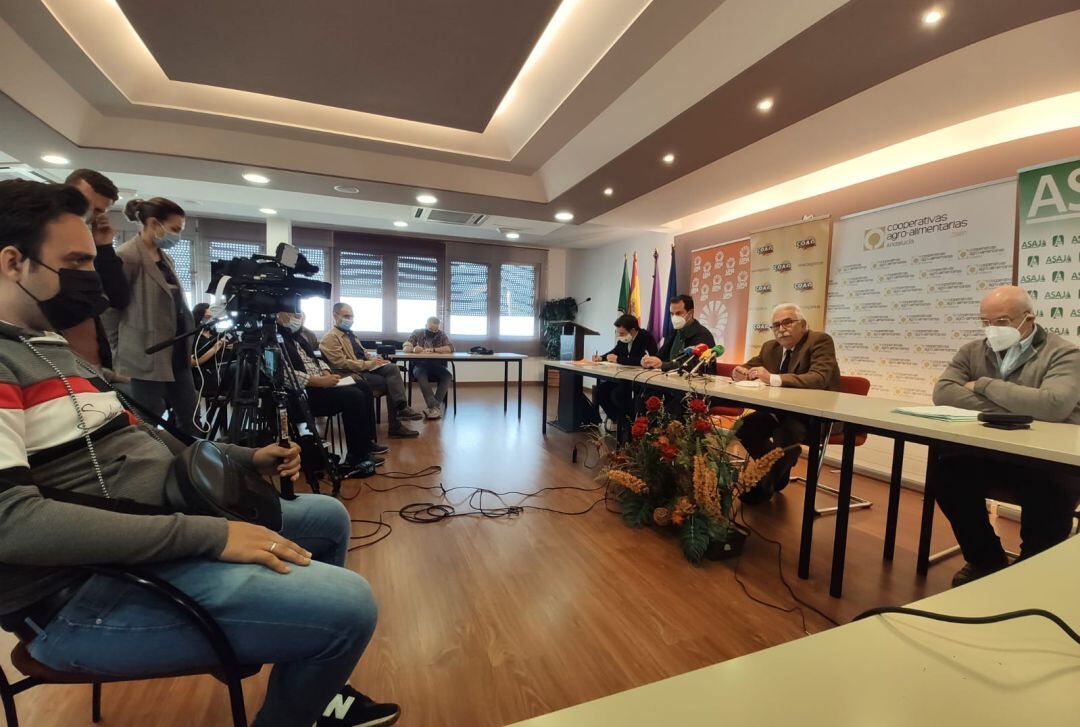 La convocatoria de concentraciones en los 97 municipios ha sido anunciada este martes en rueda de prensa