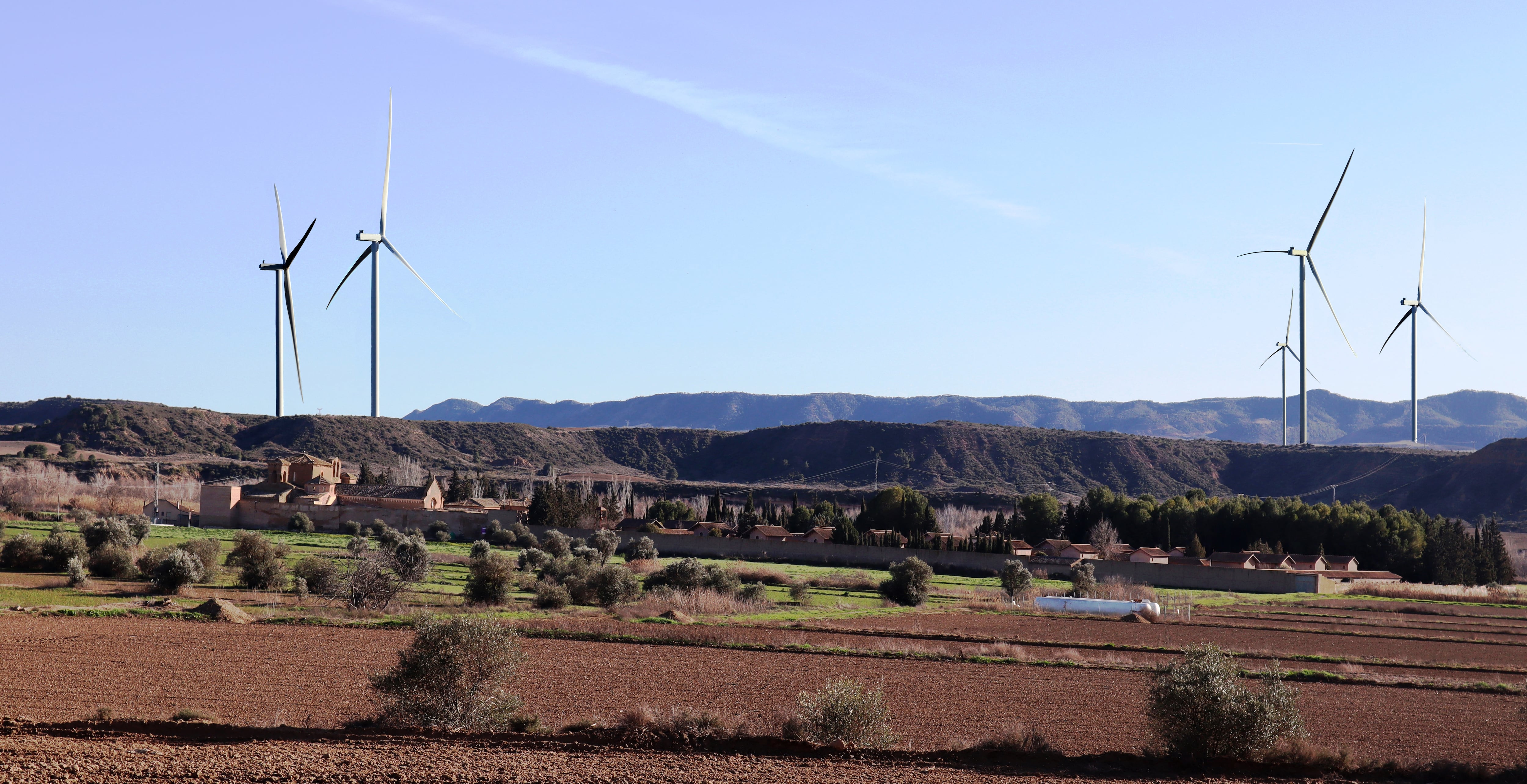 Infografía del entorno del Monasterio de Sijena con molinos de viento