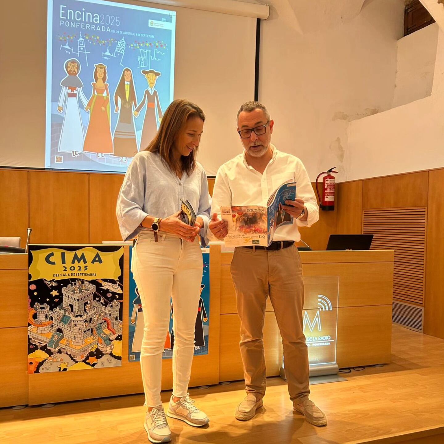 El concejal de Fiestas, Carlos Cortina y la de Juventud, Eva González